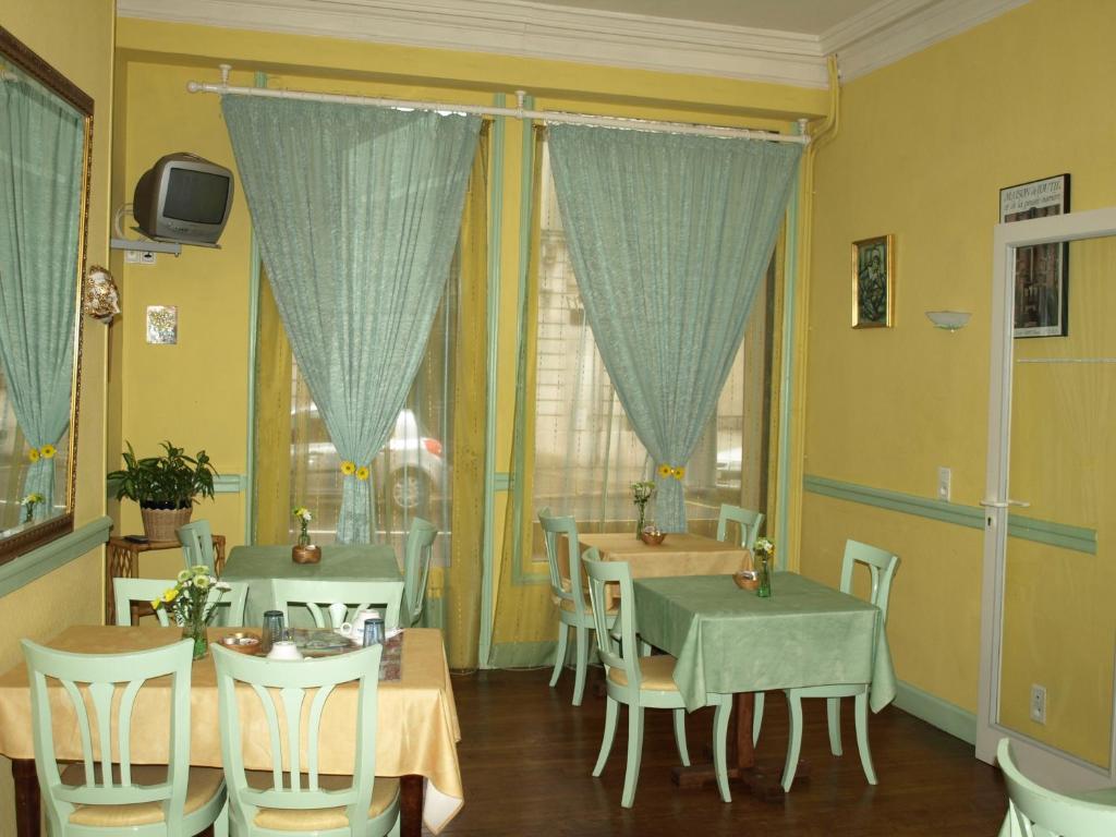 Hotel Arlequin Троа Екстериор снимка