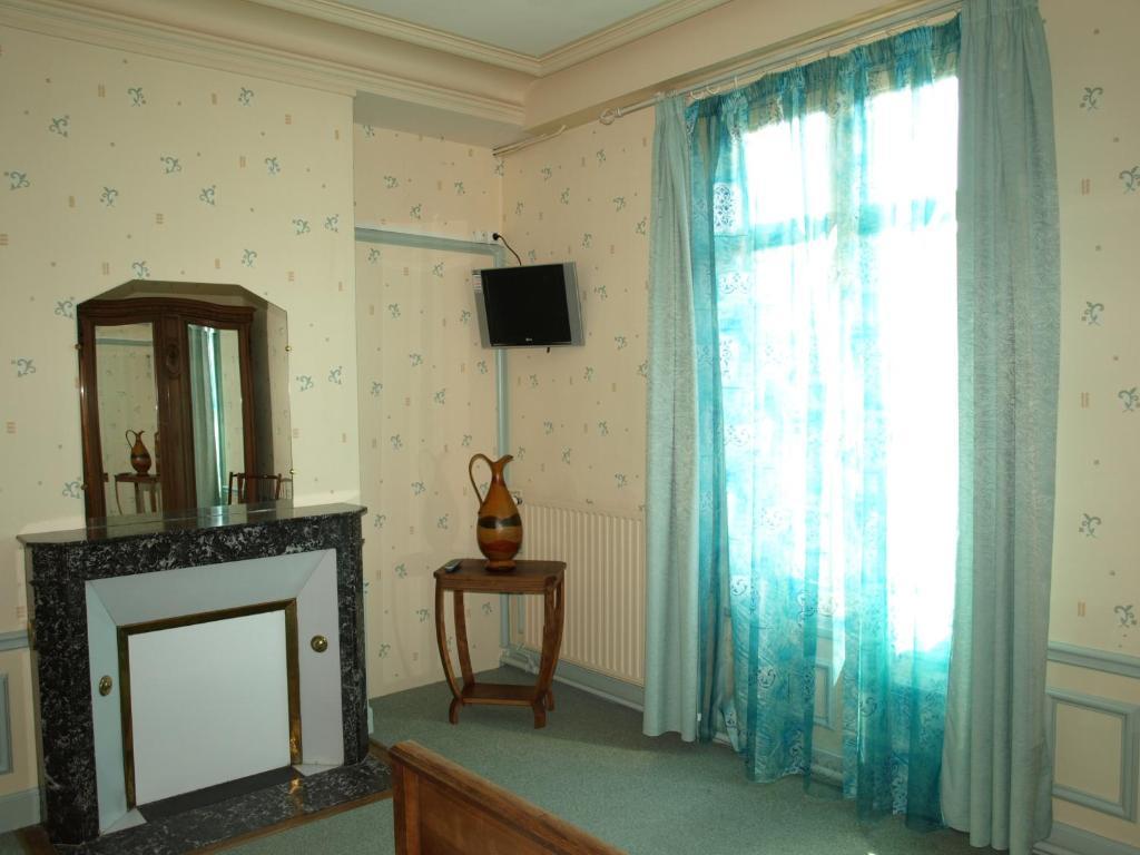 Hotel Arlequin Троа Екстериор снимка