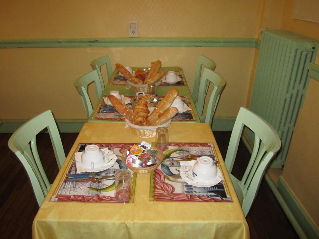 Hotel Arlequin Троа Екстериор снимка